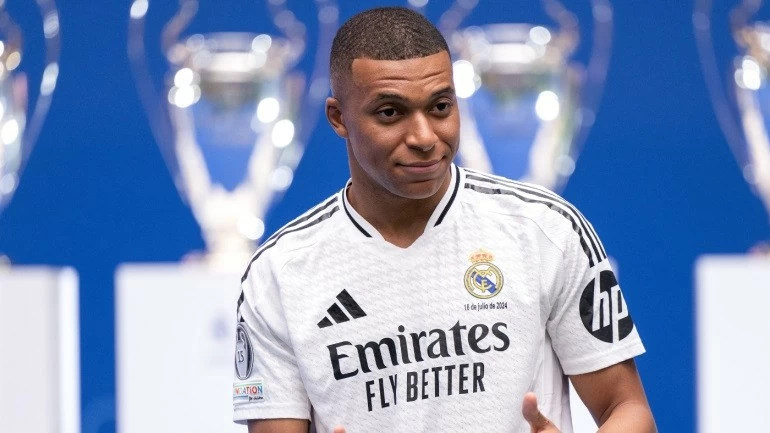 HLV Ancelotti ấn định trận ra mắt của Mbappe tại Real Madrid