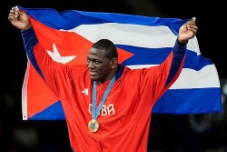 Lần đầu tiên trên thế giới, đô vật Cuba Mijain Lopez giành huy chương vàng 5 kỳ Olympic